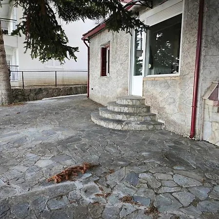 Greponis House 度假居 *